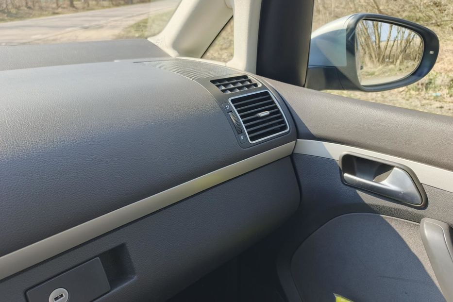 Продам Volkswagen Touran 2014 года в Ровно