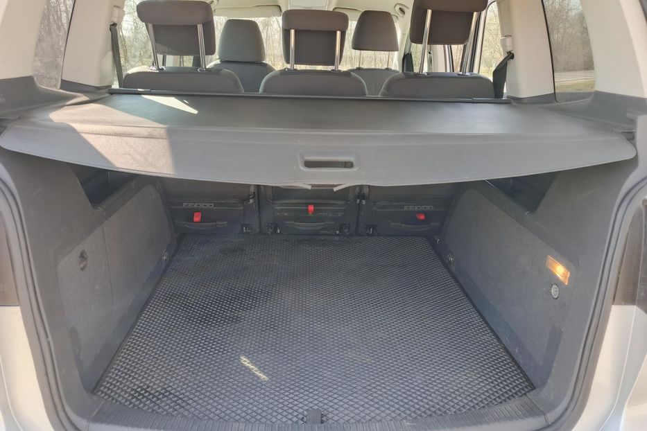 Продам Volkswagen Touran 2014 года в Ровно