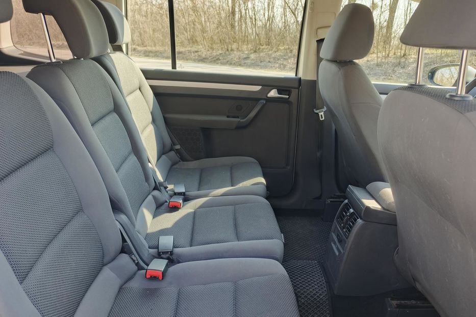 Продам Volkswagen Touran 2014 года в Ровно