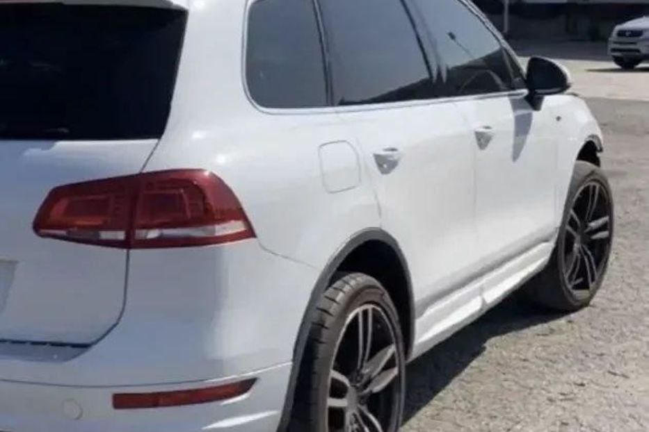 Продам Volkswagen Touareg II поколение (FL) 2014 года в Одессе