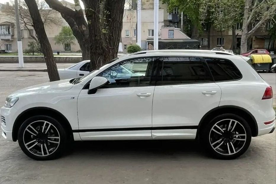 Продам Volkswagen Touareg II поколение (FL) 2014 года в Одессе