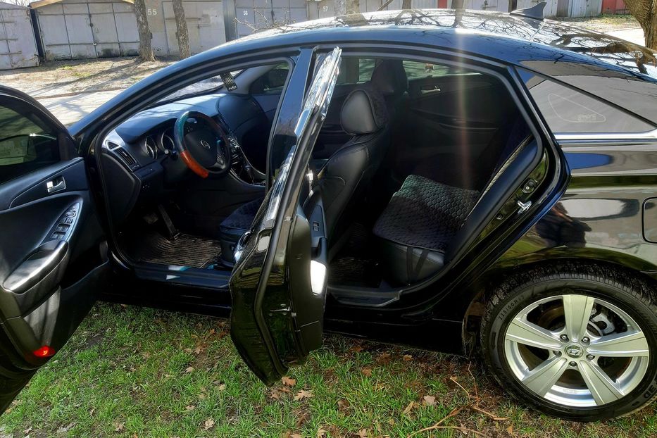 Продам Hyundai Sonata YF 2010 года в Харькове