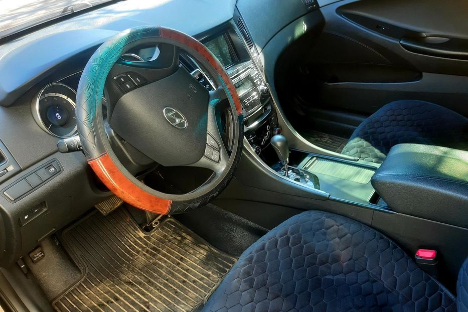 Продам Hyundai Sonata YF 2010 года в Харькове