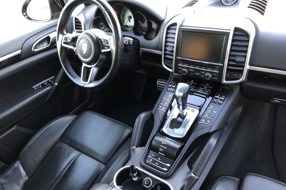 Продам Porsche Cayenne 2016 года в Одессе