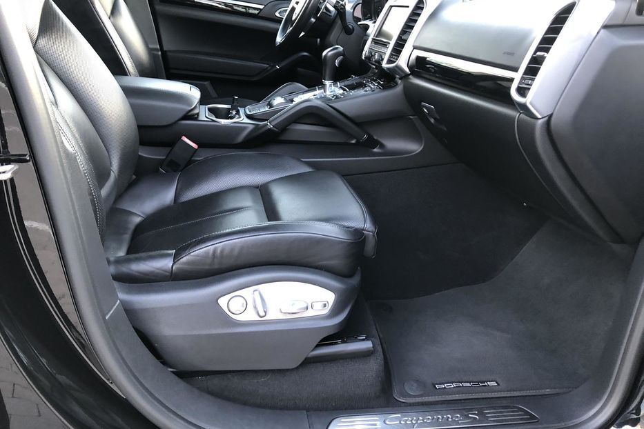Продам Porsche Cayenne 2016 года в Одессе