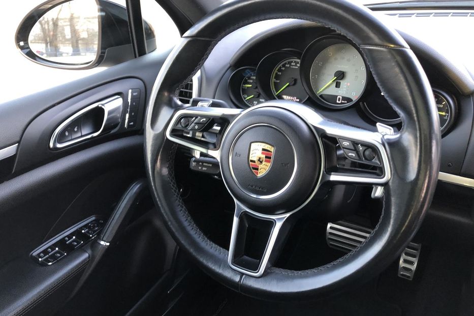 Продам Porsche Cayenne 2016 года в Одессе