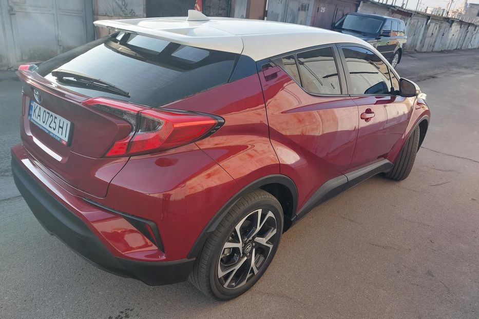 Продам Toyota C-HR Автомат 2018 года в Киеве