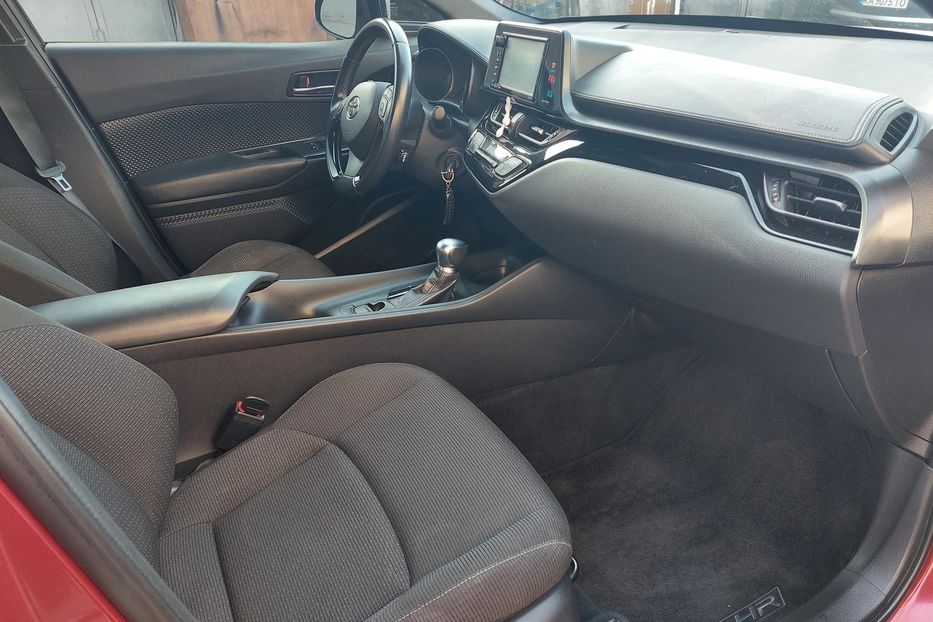 Продам Toyota C-HR Автомат 2018 года в Киеве