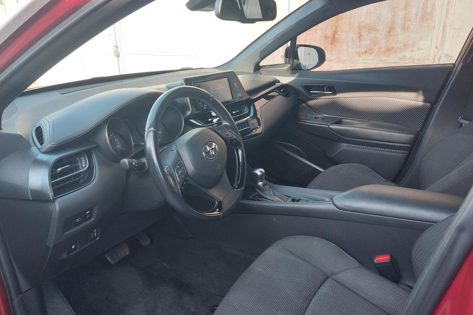 Продам Toyota C-HR Автомат 2018 года в Киеве