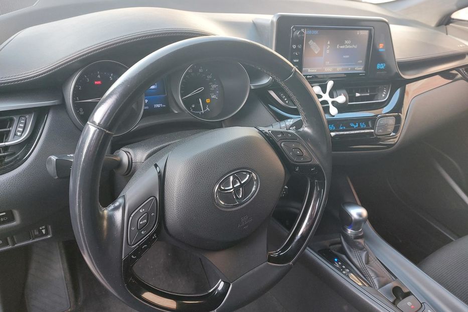 Продам Toyota C-HR Автомат 2018 года в Киеве