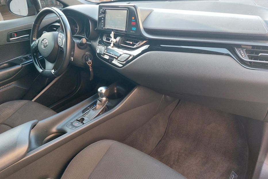 Продам Toyota C-HR Автомат 2018 года в Киеве