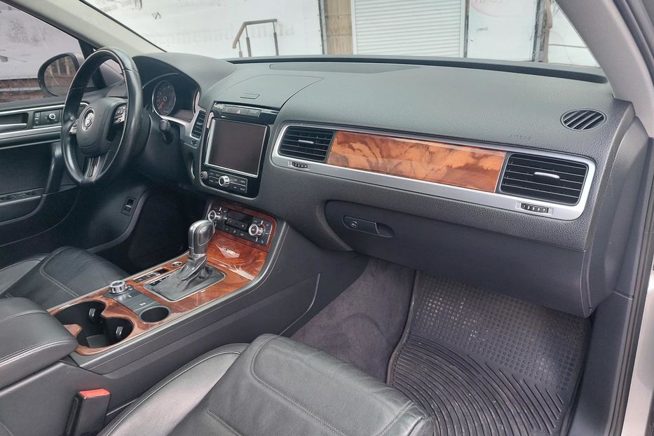 Продам Volkswagen Touareg Гібрид 2011 года в Киеве