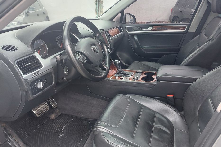 Продам Volkswagen Touareg Гібрид 2011 года в Киеве