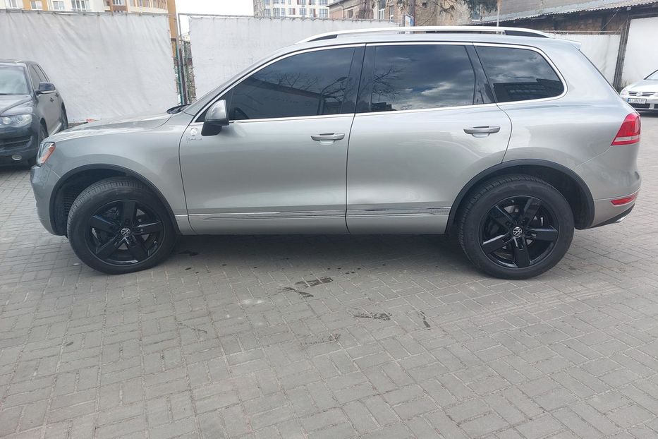 Продам Volkswagen Touareg Гібрид 2011 года в Киеве
