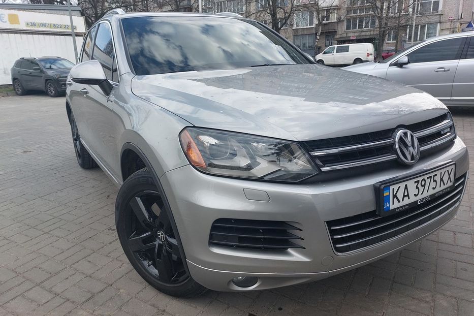 Продам Volkswagen Touareg Гібрид 2011 года в Киеве