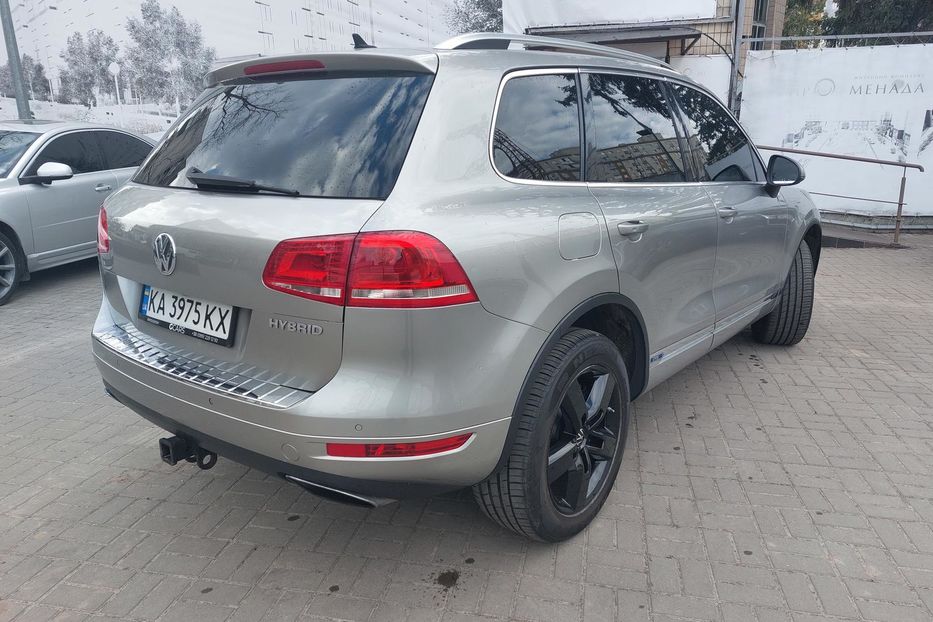 Продам Volkswagen Touareg Гібрид 2011 года в Киеве