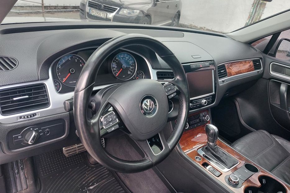 Продам Volkswagen Touareg Гібрид 2011 года в Киеве