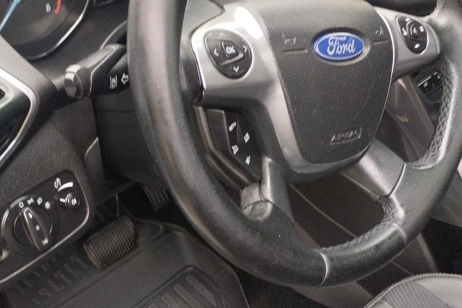 Продам Ford Kuga Максимальна 2013 года в Харькове
