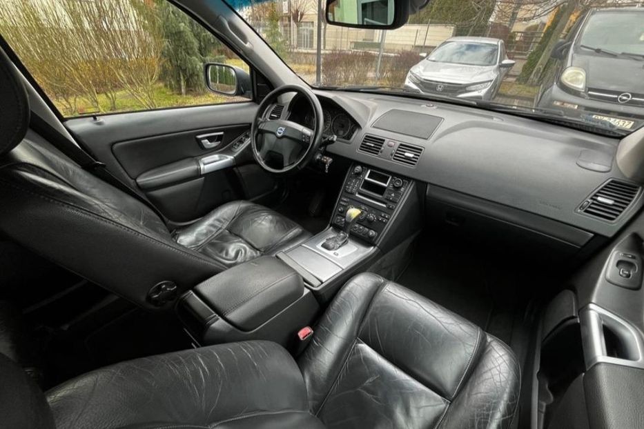 Продам Volvo XC90 2008 года в г. Изюм, Харьковская область