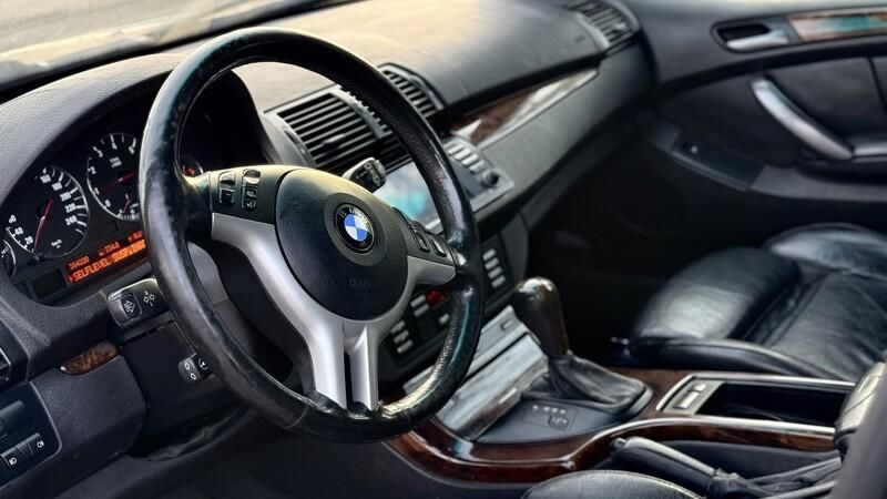 Продам BMW X5 2003 года в Харькове