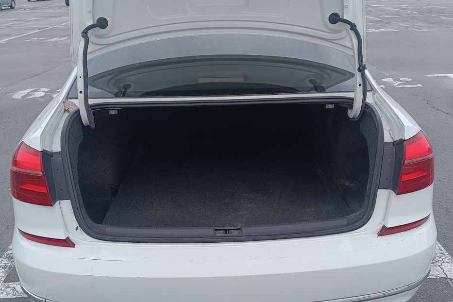 Продам Volkswagen Passat B8 2016 года в Киеве