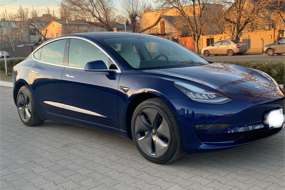 Продам Tesla Model 3 2019 года в Одессе