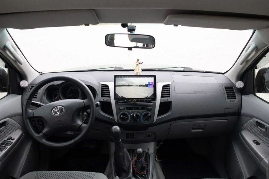 Продам Toyota Hilux 2006 года в Киеве