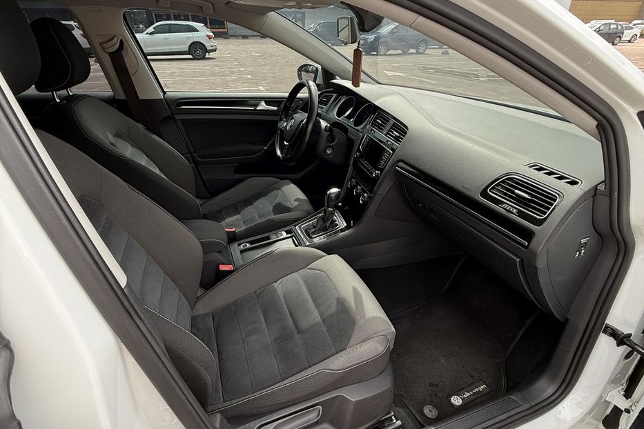 Продам Volkswagen Golf VII 2013 года в Житомире