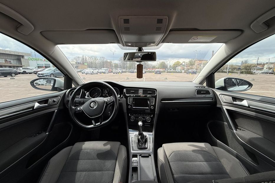 Продам Volkswagen Golf VII 2013 года в Житомире