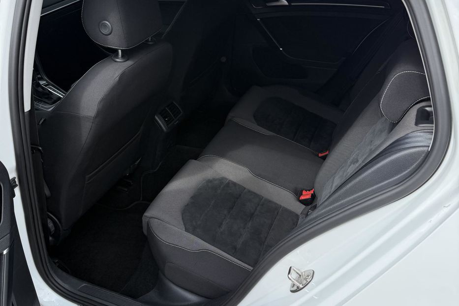 Продам Volkswagen Golf VII 2013 года в Житомире