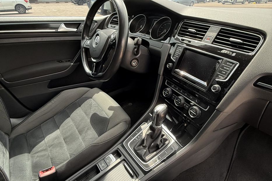 Продам Volkswagen Golf VII 2013 года в Житомире