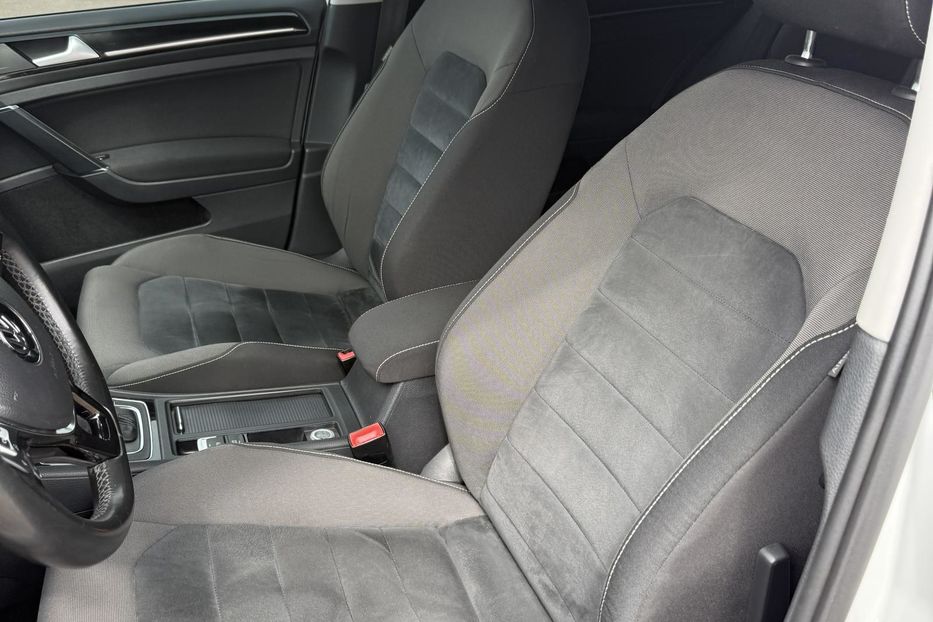 Продам Volkswagen Golf VII 2013 года в Житомире