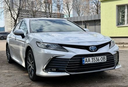Продам Toyota Camry Premium  2021 года в Киеве