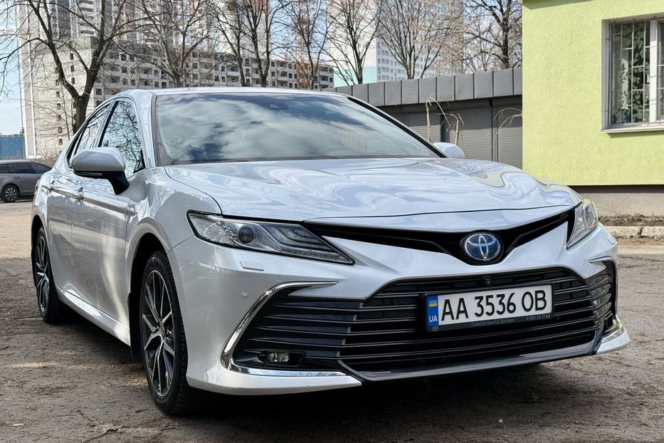Продам Toyota Camry Premium  2021 года в Киеве
