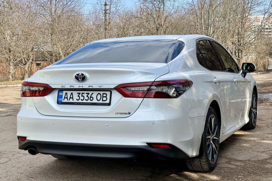 Продам Toyota Camry Premium  2021 года в Киеве