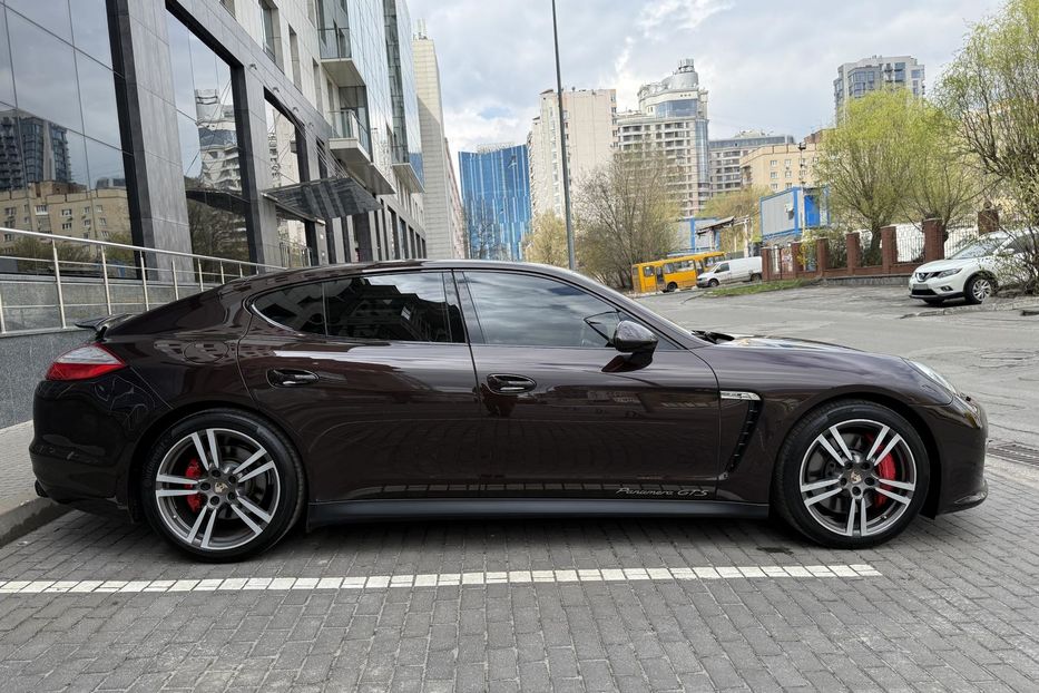 Продам Porsche Panamera GTS 2013 года в Киеве