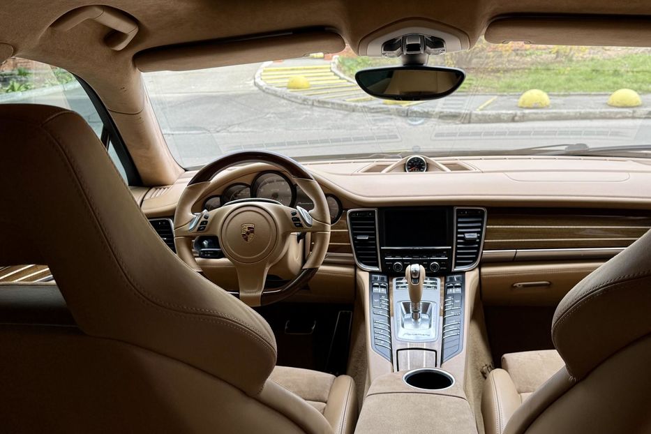 Продам Porsche Panamera GTS 2013 года в Киеве