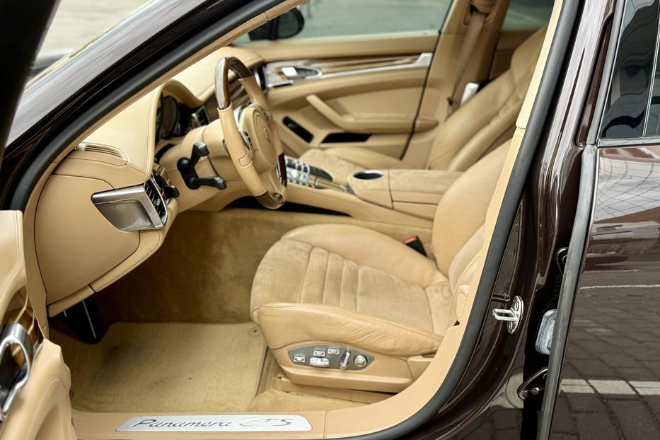 Продам Porsche Panamera GTS 2013 года в Киеве