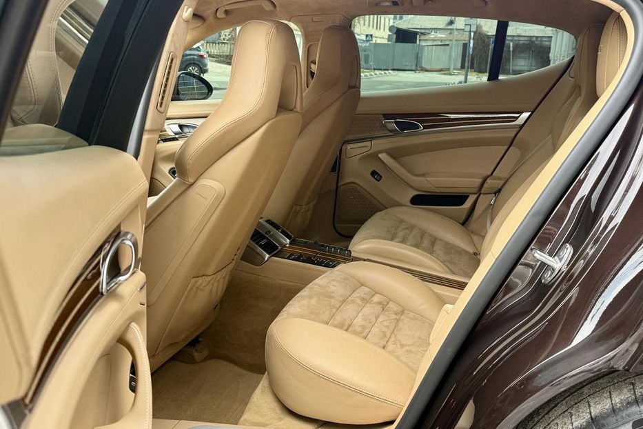 Продам Porsche Panamera GTS 2013 года в Киеве