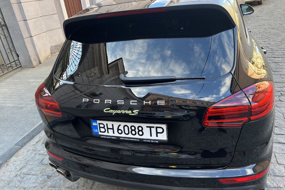 Продам Porsche Cayenne ГИБРИД 2015 года в Одессе