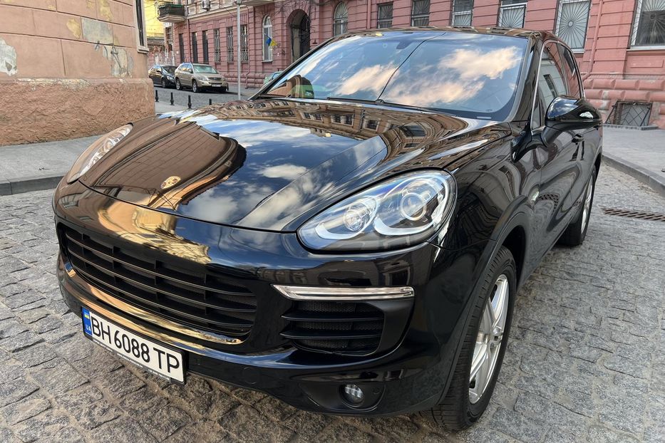 Продам Porsche Cayenne ГИБРИД 2015 года в Одессе