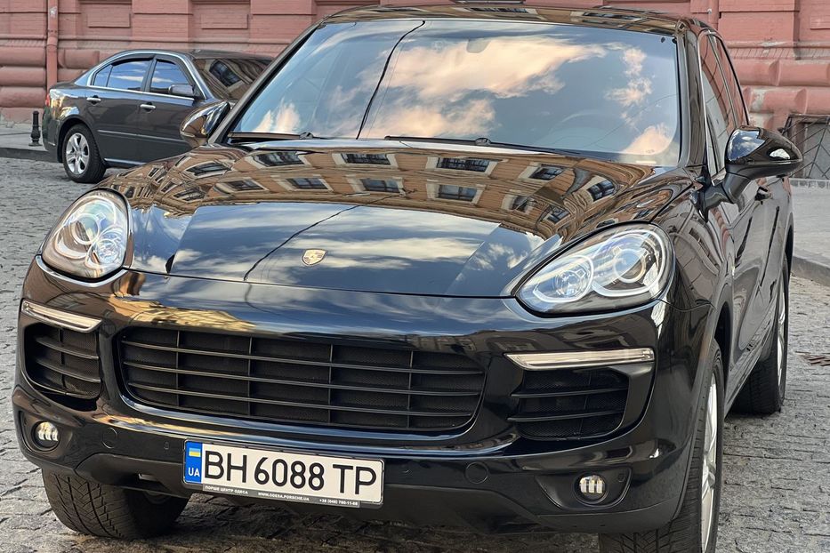 Продам Porsche Cayenne ГИБРИД 2015 года в Одессе