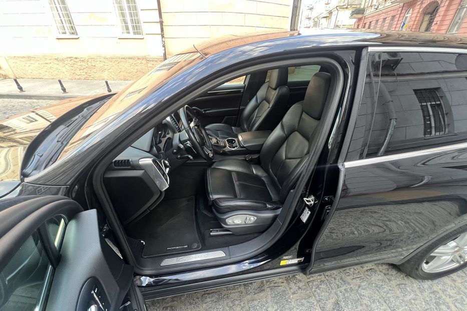 Продам Porsche Cayenne ГИБРИД 2015 года в Одессе