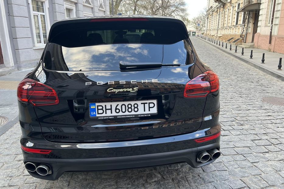 Продам Porsche Cayenne ГИБРИД 2015 года в Одессе