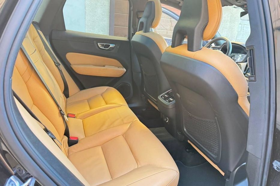 Продам Volvo XC60 2017 года в Киеве