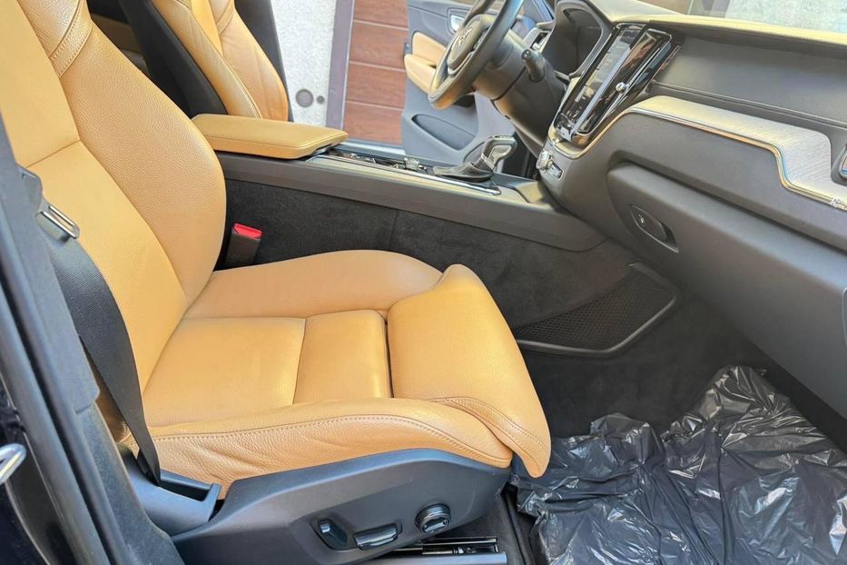 Продам Volvo XC60 2017 года в Киеве