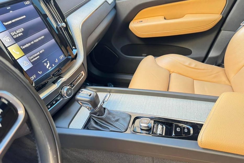 Продам Volvo XC60 2017 года в Киеве