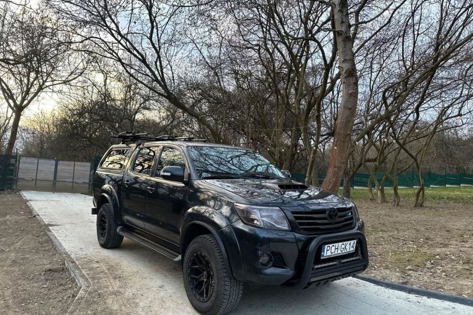 Продам Toyota Hilux 2012 года в Сумах