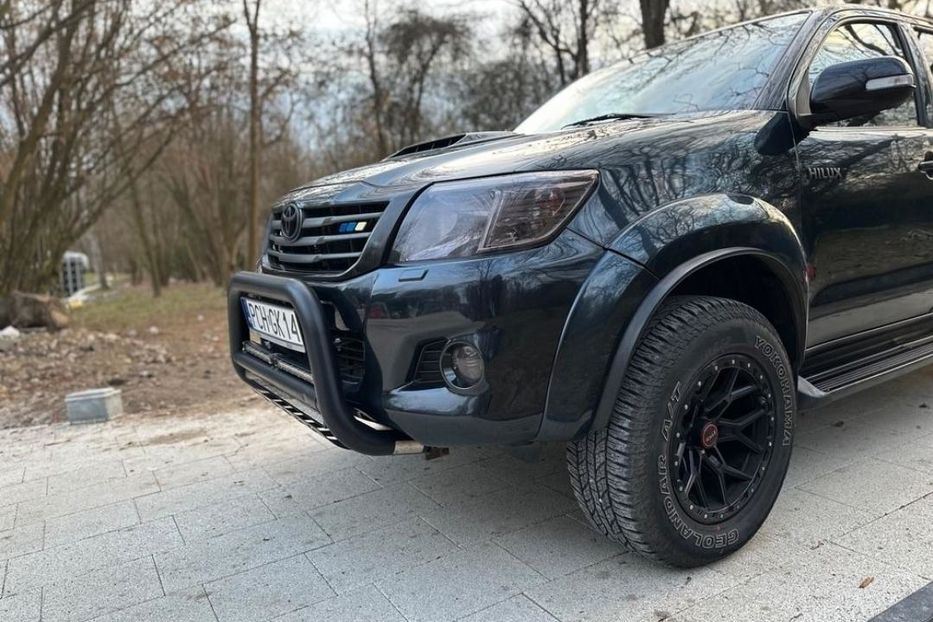 Продам Toyota Hilux 2012 года в Сумах