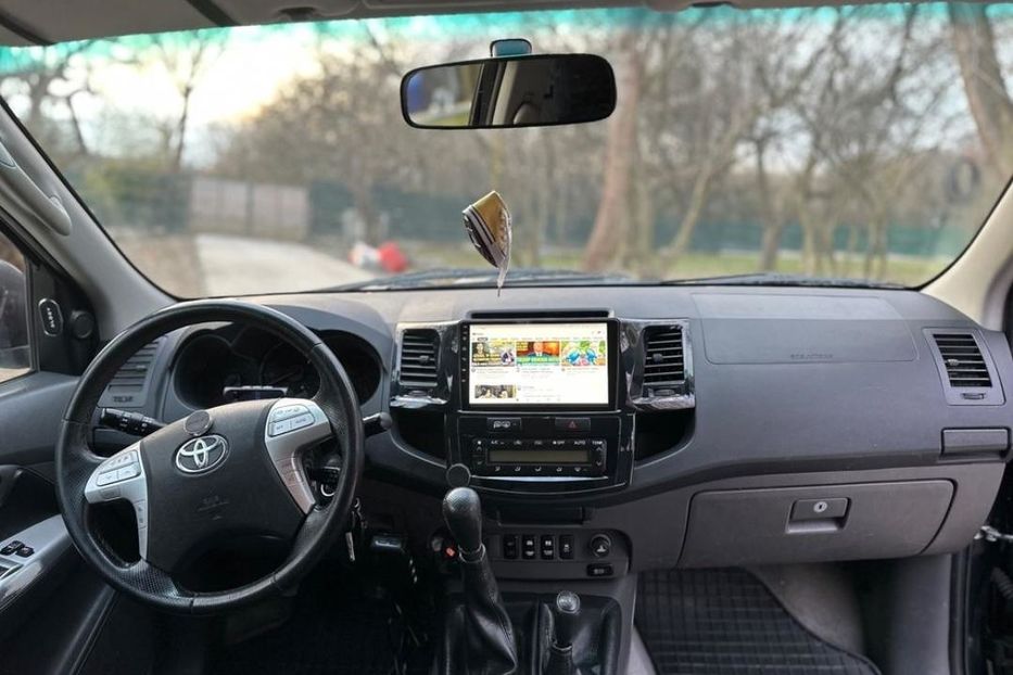 Продам Toyota Hilux 2012 года в Сумах